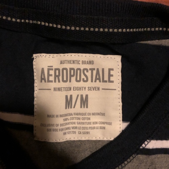 Aeropostale V-Neck Men’s Medium Shirt - Picture 3 of 5